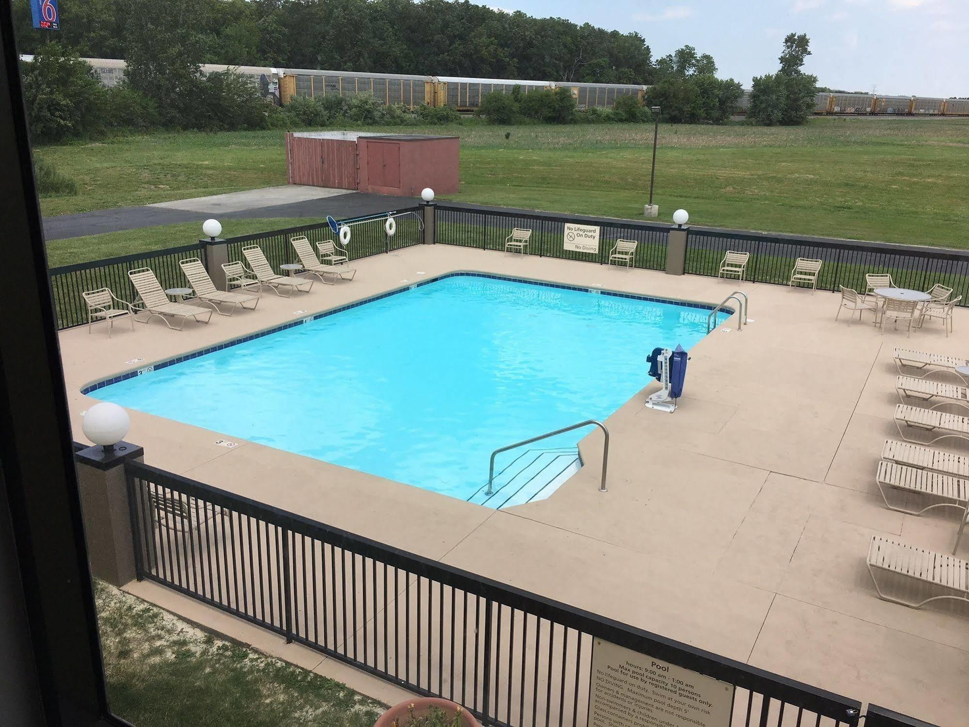 Country Inn & Suites By Radisson, Sandusky South, Oh Milan Exteriör bild